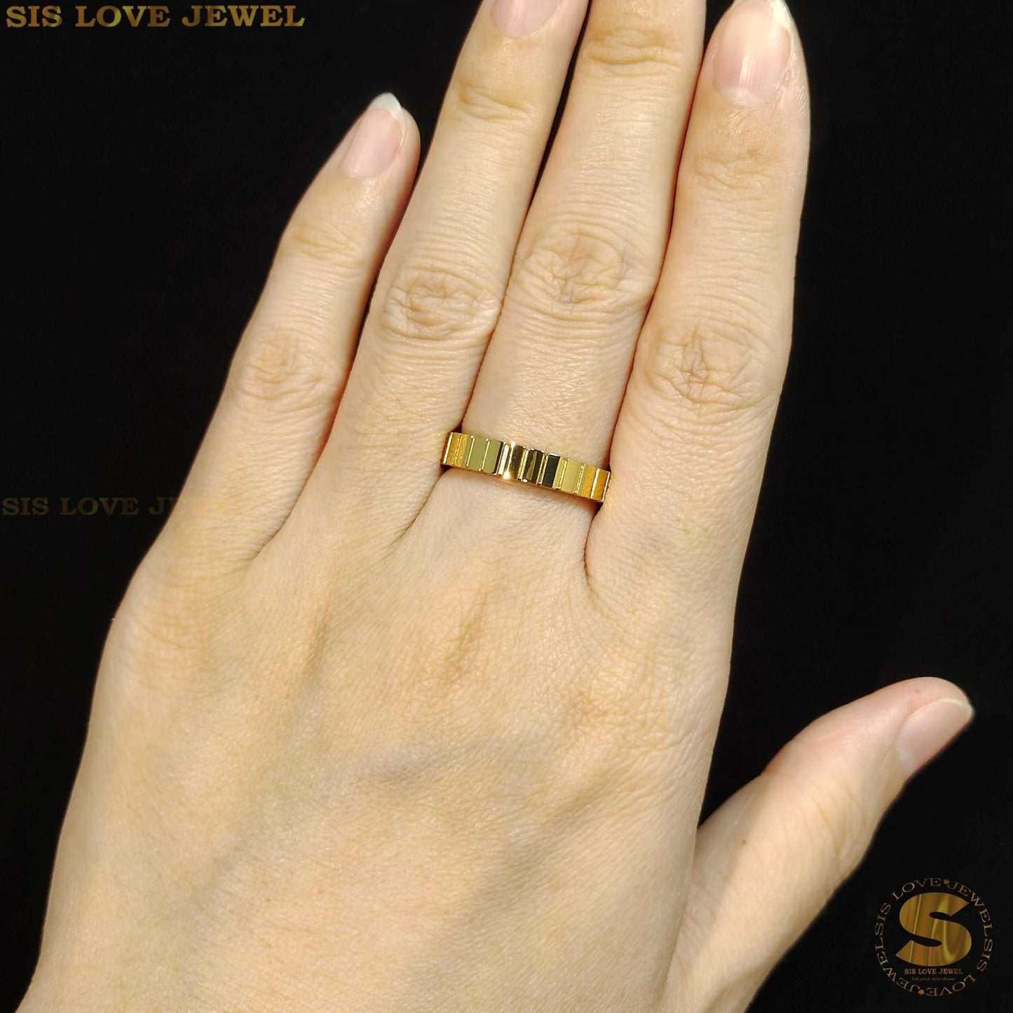 Polished Gold Cube Ring R087