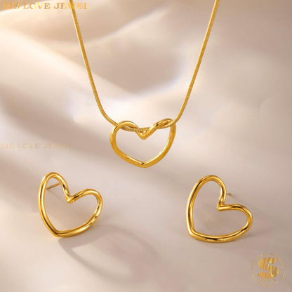 Elegant Heart Stud Earrings S042