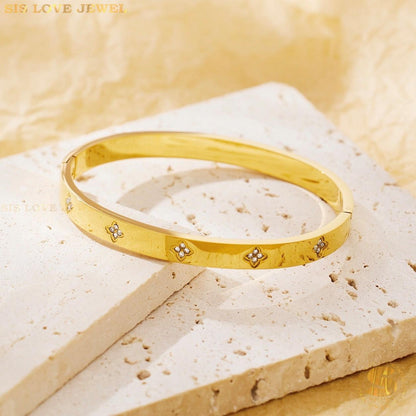Clover Zirconia Bangle H032