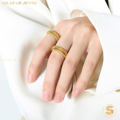 Twisted Luxe Band Ring R051