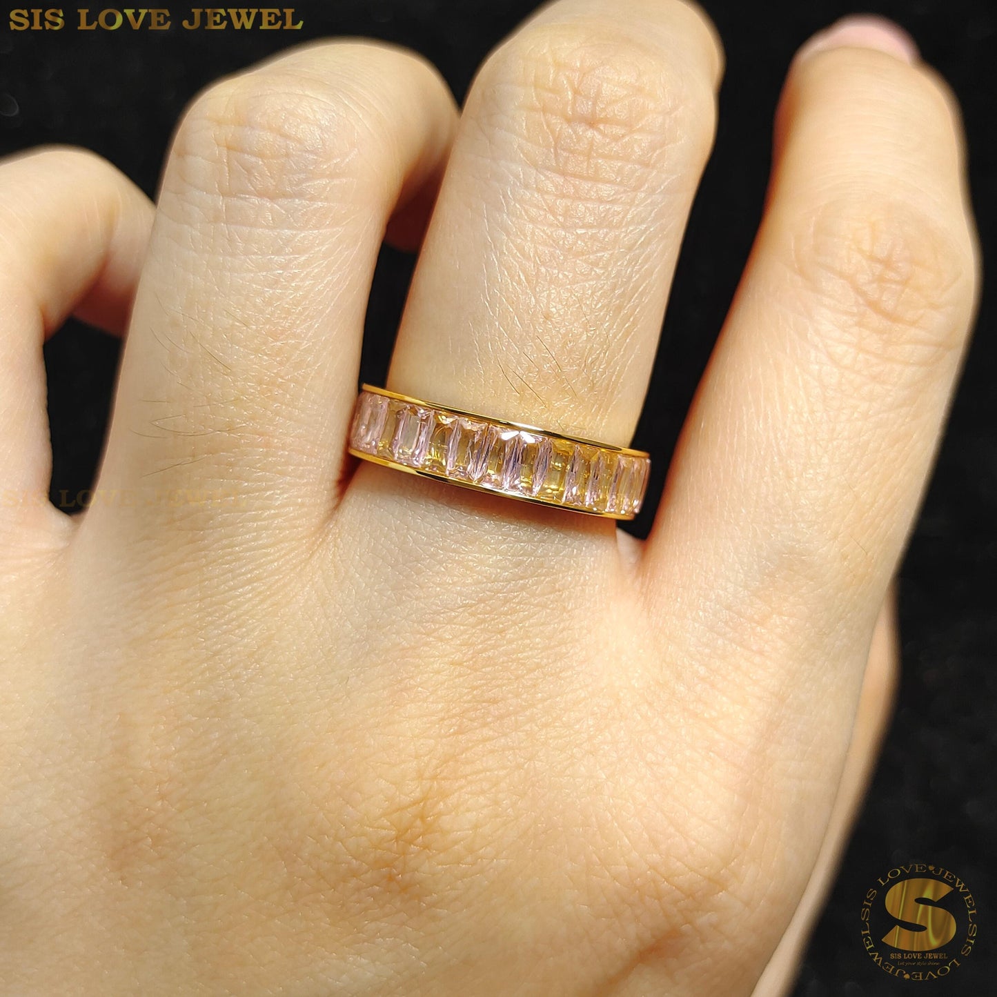Cubic Zirconia Band Ring R045