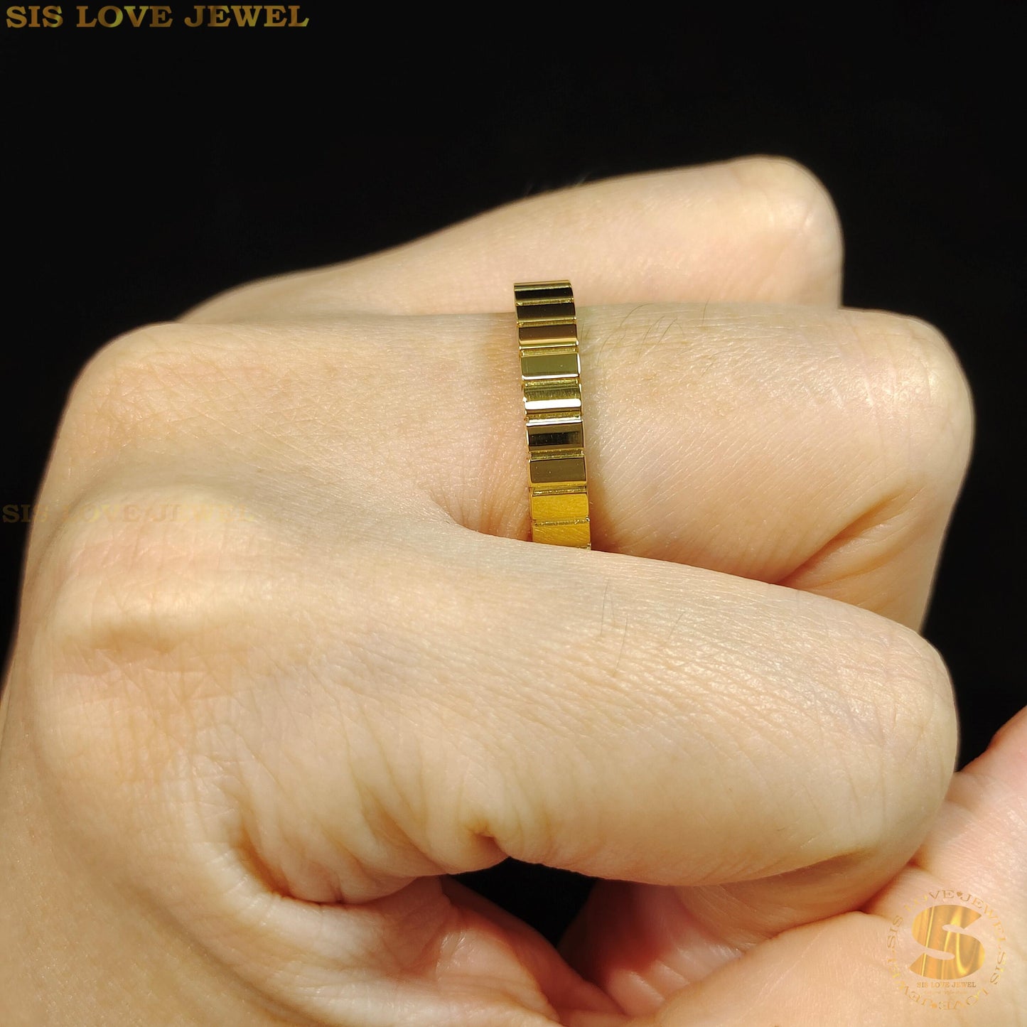 Polished Gold Cube Ring R087