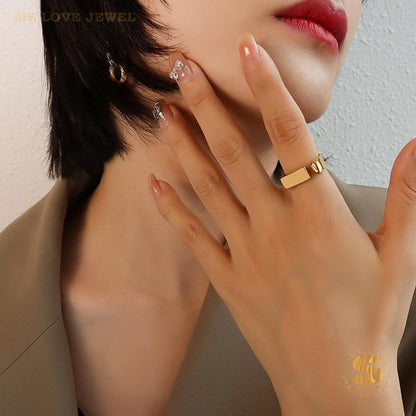 Bold Geometry Ring R010
