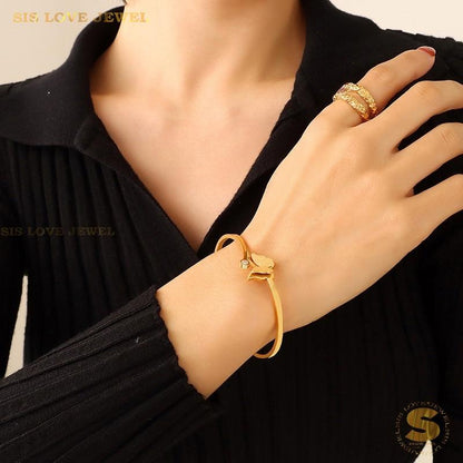 Butterfly Oval Bangle H017