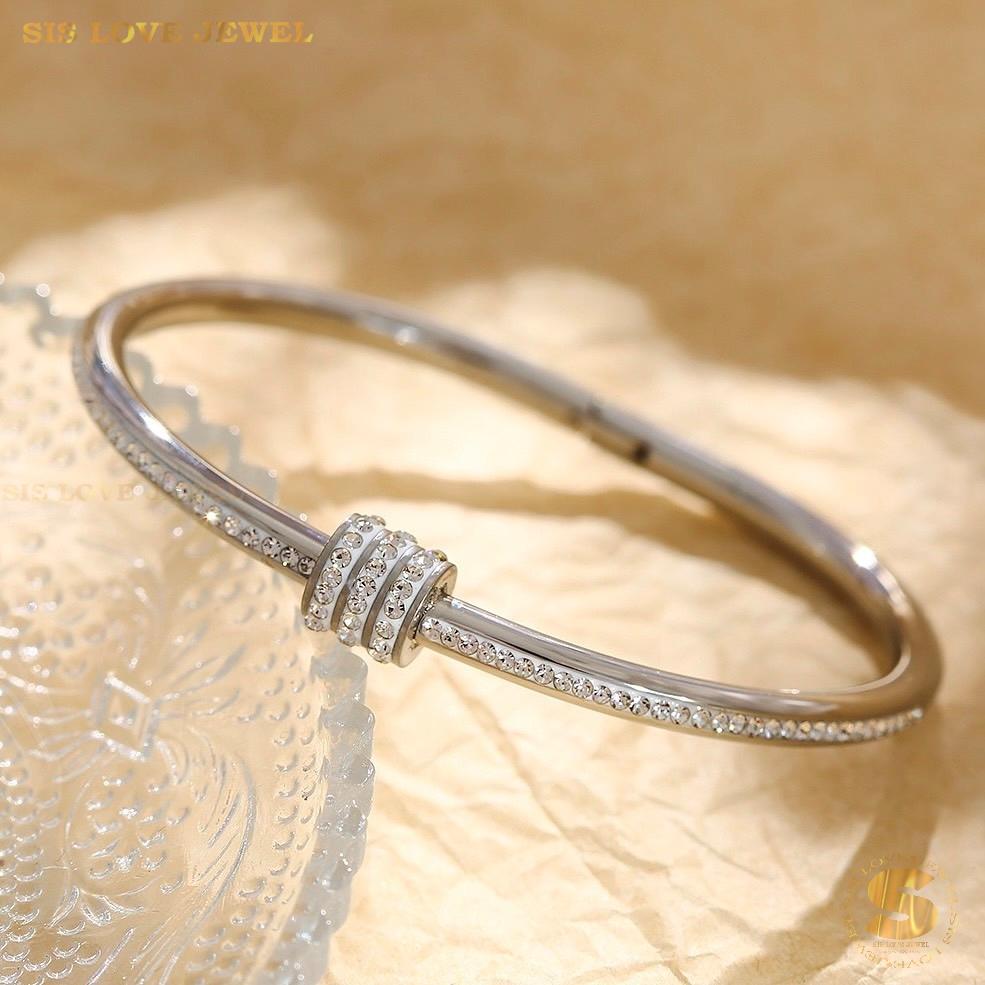 Moonlit Oval Embrace Bangle H090 Silver