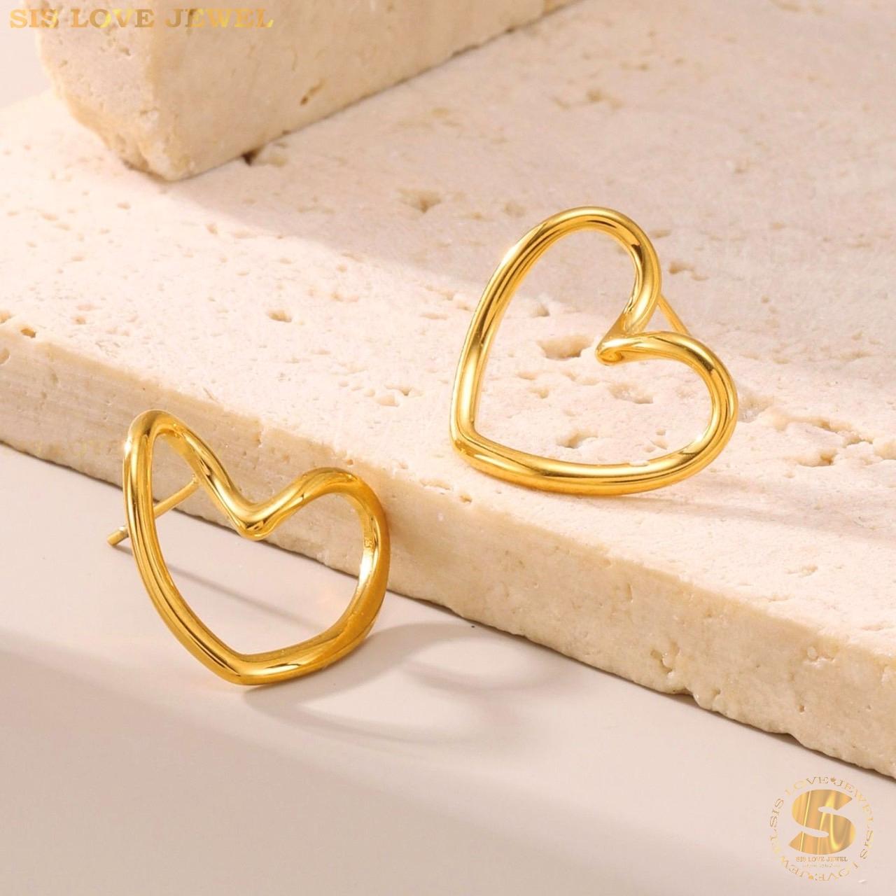 Elegant Heart Stud Earrings S042