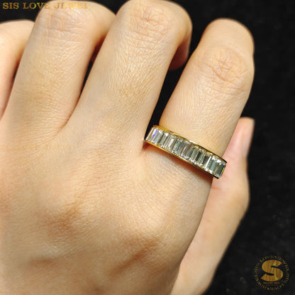 Cubic Zirconia Band Ring R045