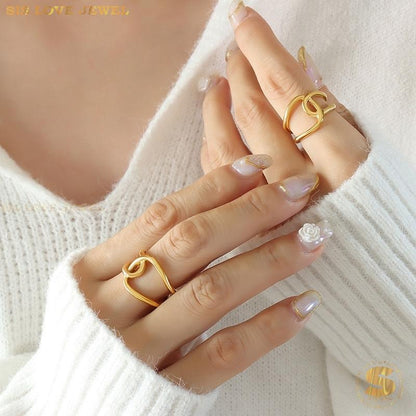 Twist of Elegance Ring R052