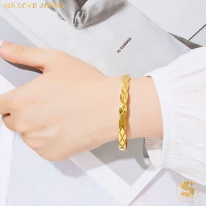 Simple Fashion Oval Bangle H046