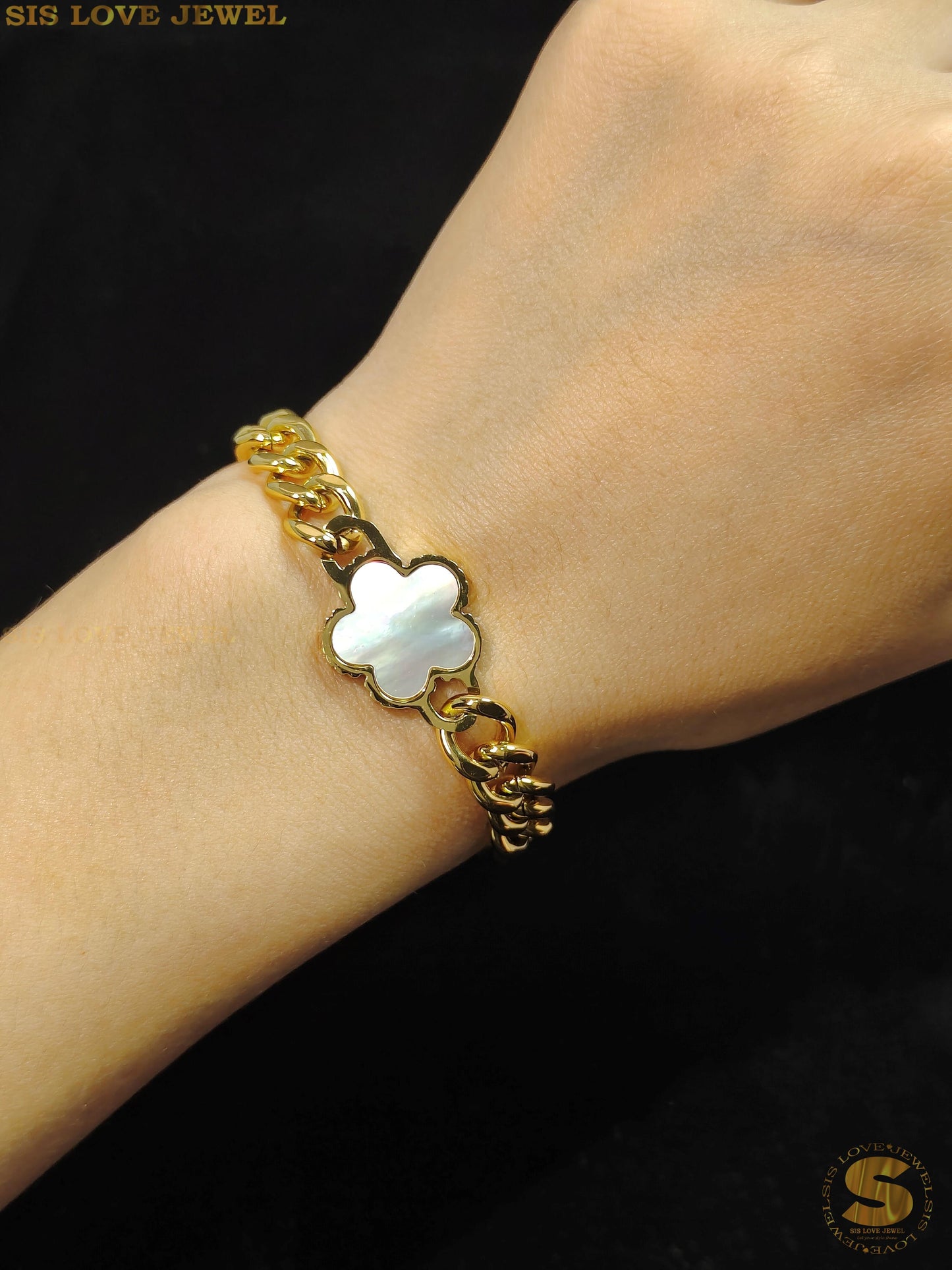 White Shell Flower Bracelet B134