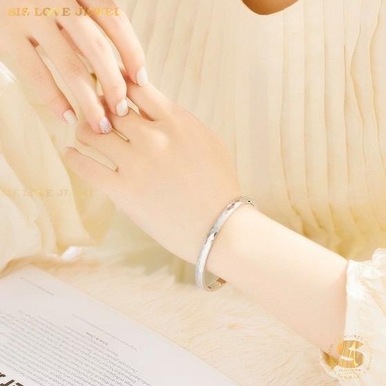 Silver Color Simple Oval Bangle H093