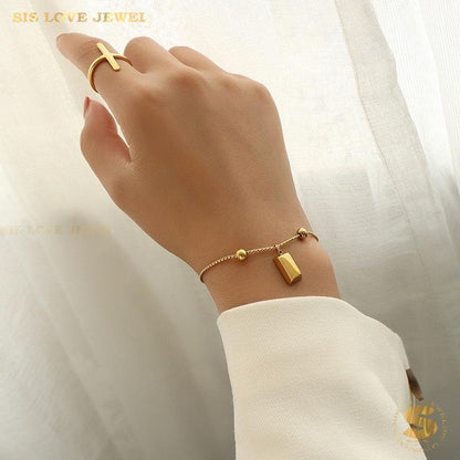 Gold Bar Adjustable Chain Bracelet B097