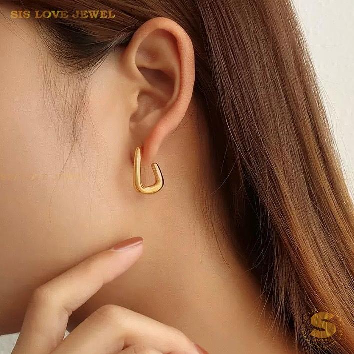 Chic 18K Gold C-Hoop Earrings S055