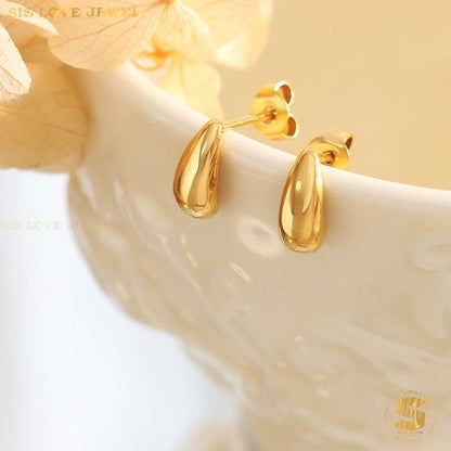 Elegant Teardrop Stud Earrings S019
