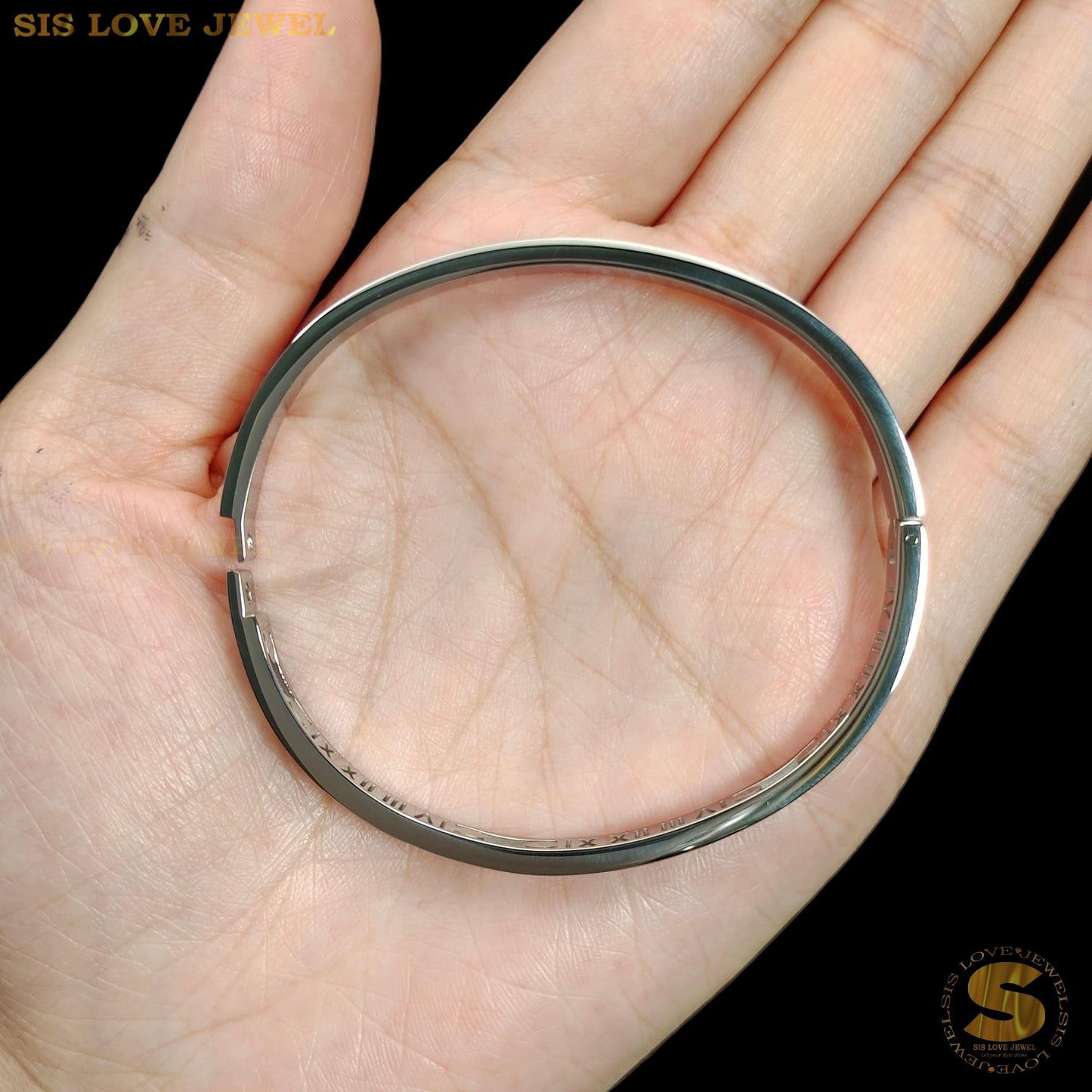 Silver Color Roman Oval Bangle H041