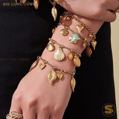 Sweet 18K Gold Heart Bell Bracelet B250