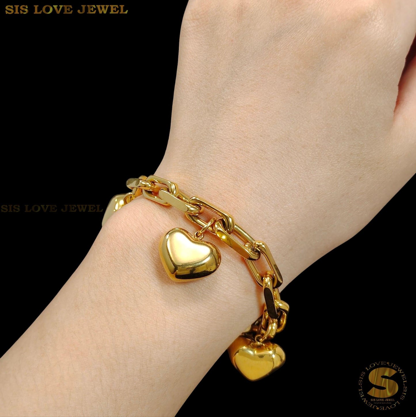 Chunky Heart Charm Gold Bracelet B266