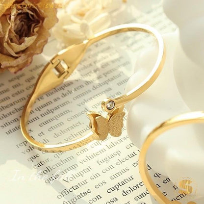 Butterfly Oval Bangle H017