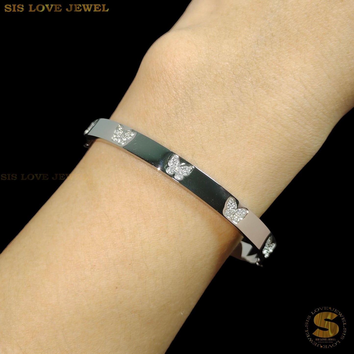 Silver Color Butterfly Cubic Zirconia Oval Bangle H134