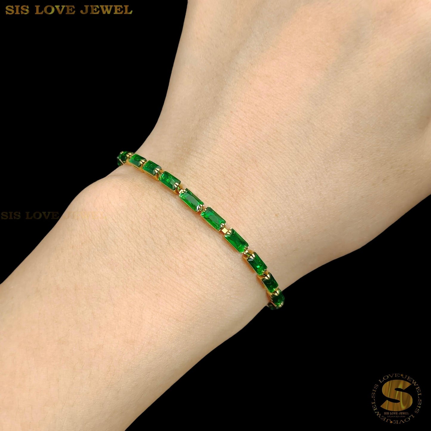 Green Color Cubic Zirconia Bracelet B094