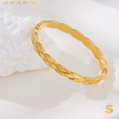 Simple Fashion Oval Bangle H046