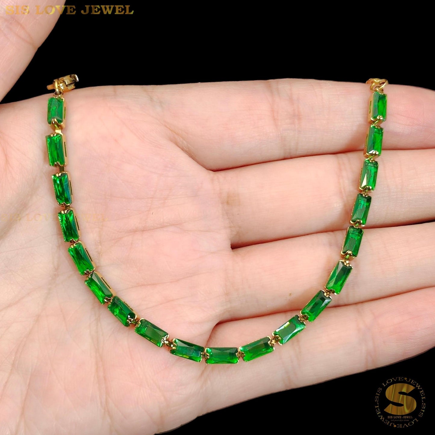 Green Color Cubic Zirconia Bracelet B094