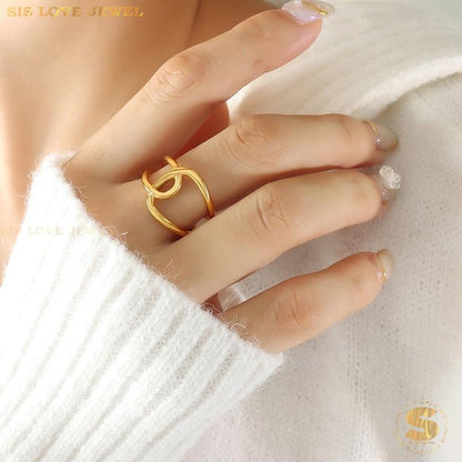 Twist of Elegance Ring R052