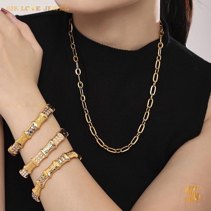Sleek 18K Gold Layered Chain Necklace N144
