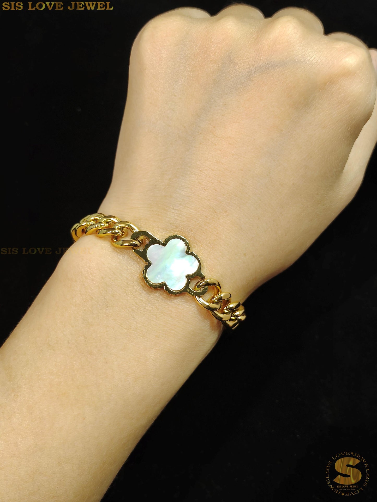 White Shell Flower Bracelet B134