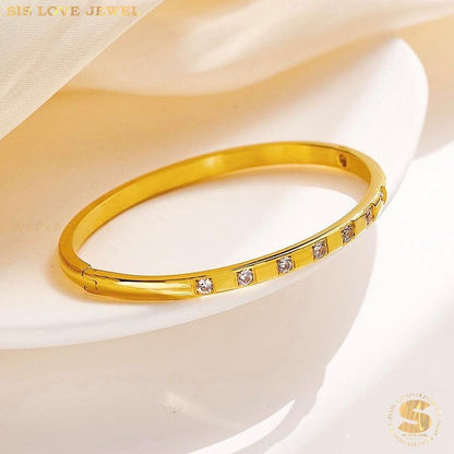 Half Row Zirconia Bangle H023 Gold