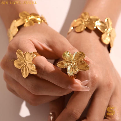 Big Flower Adjustable Ring R114