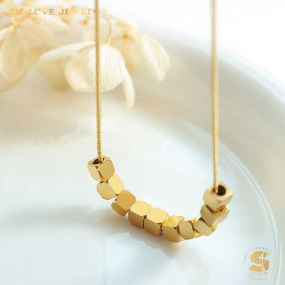 Geometric Cube Pendant Necklace N058