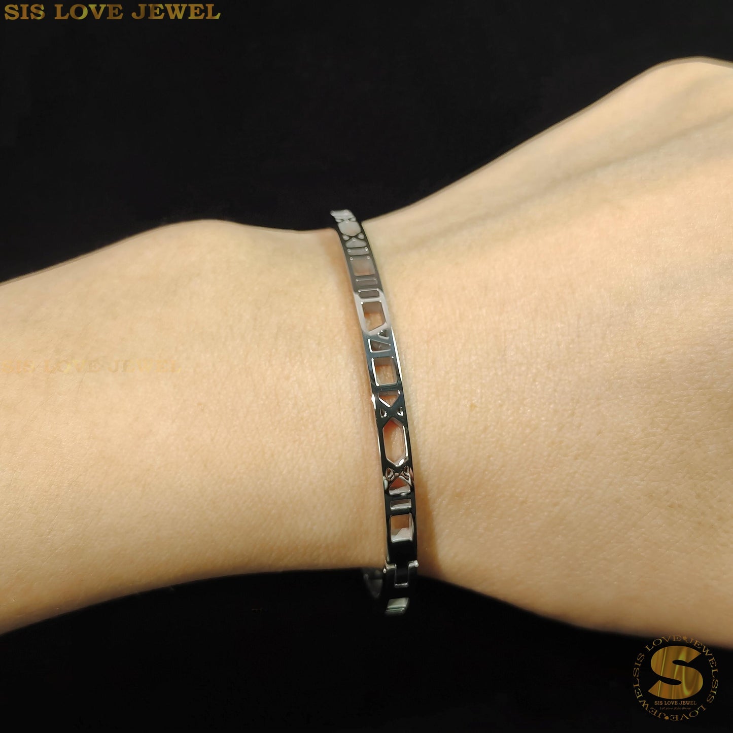 Timeless Roman Whisper Bangle H036 Silver