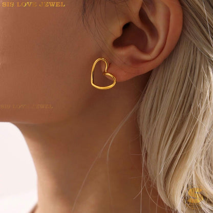 Elegant Heart Stud Earrings S042