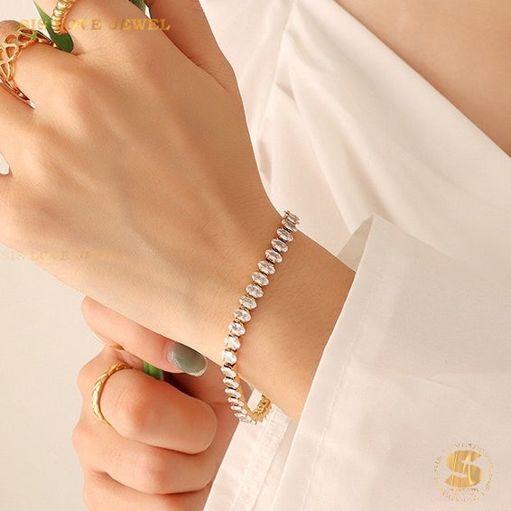 White Zirconia Gold Plated Bracelet B044 White