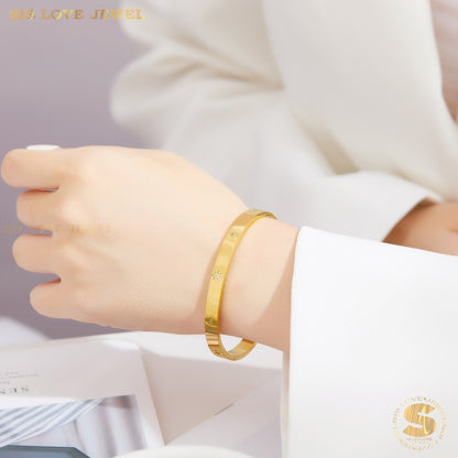 Written in the Stars Bangle H116
