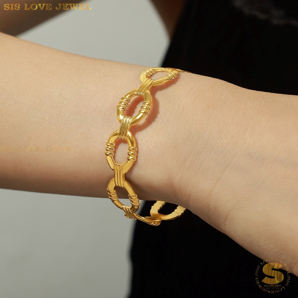 Modern Love Open Bangle H120