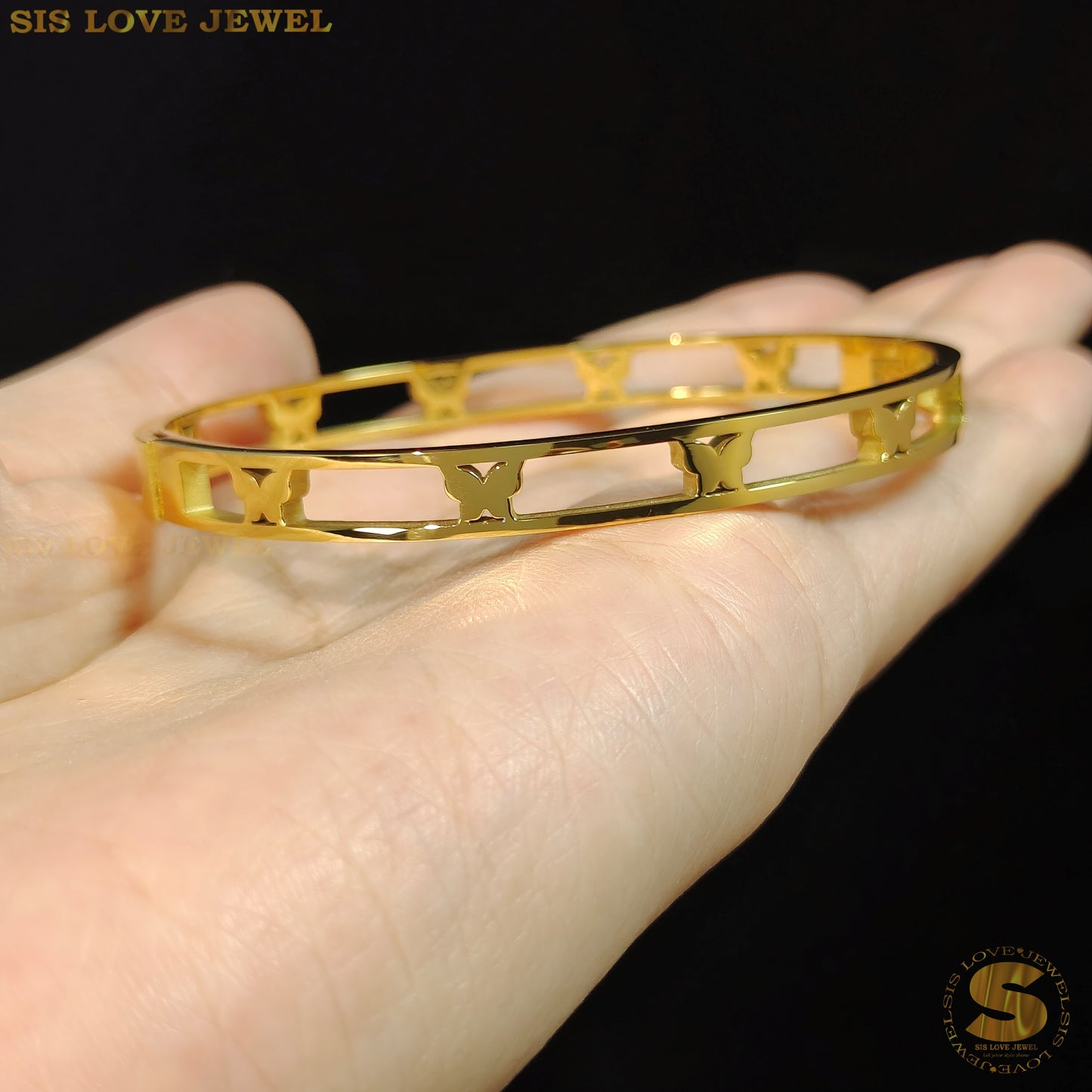 Butterfly Oval Bangle H139