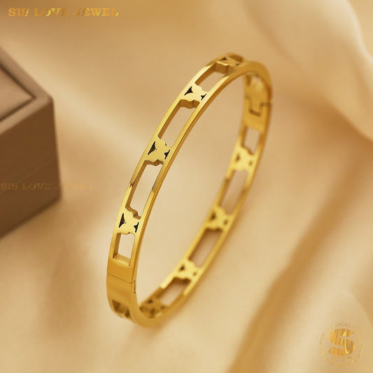3D Butterfly Oval Bangle H139