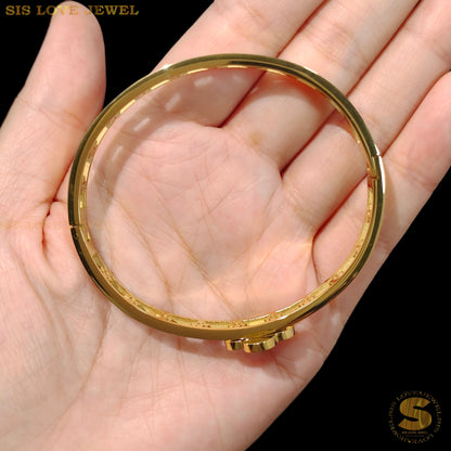 Black Clover Hollow Oval Bangle H144