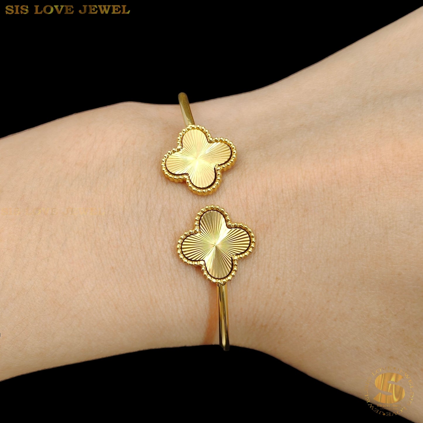 Double Clover Oval Bangle H151