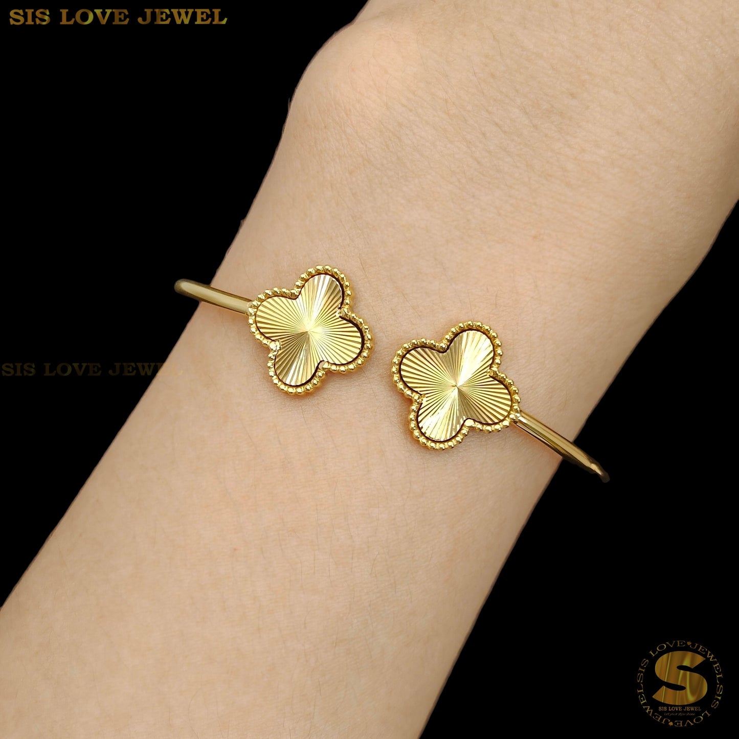 Double Clover Oval Bangle H151