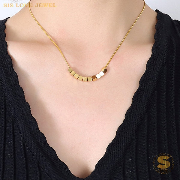 Geometric Cube Pendant Necklace N058