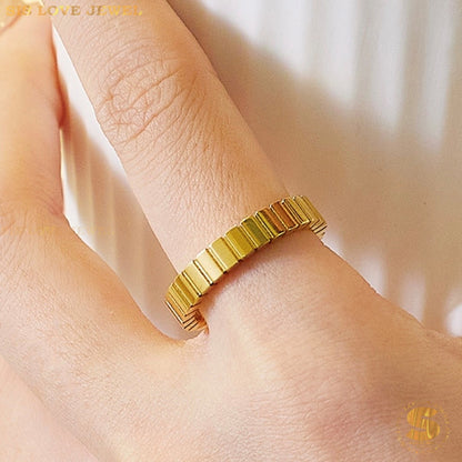Polished Gold Cube Ring R087