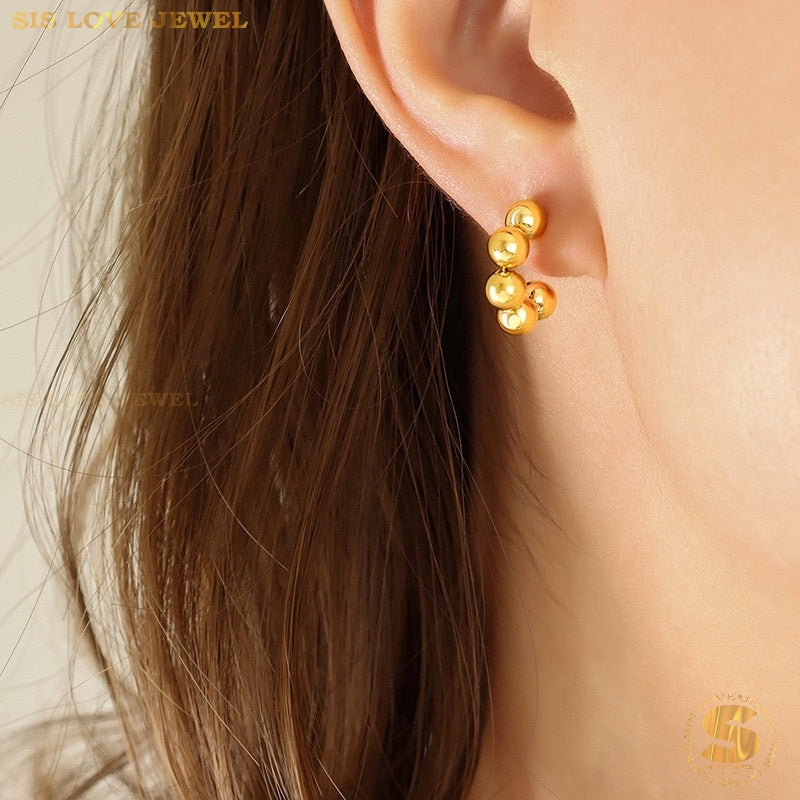 Minimalist C Shapel Halo Studs S024