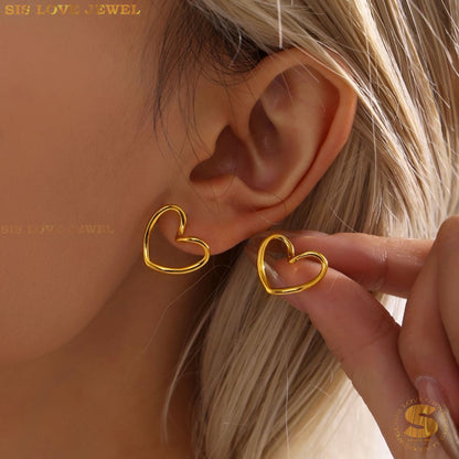 Elegant Heart Stud Earrings S042