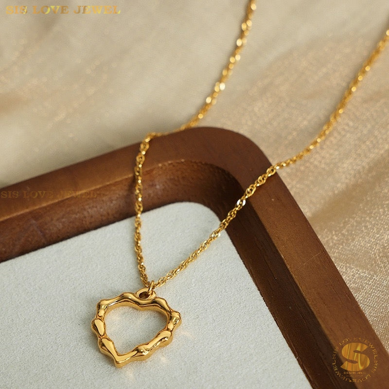 Hollow Love Pendant Necklace N103