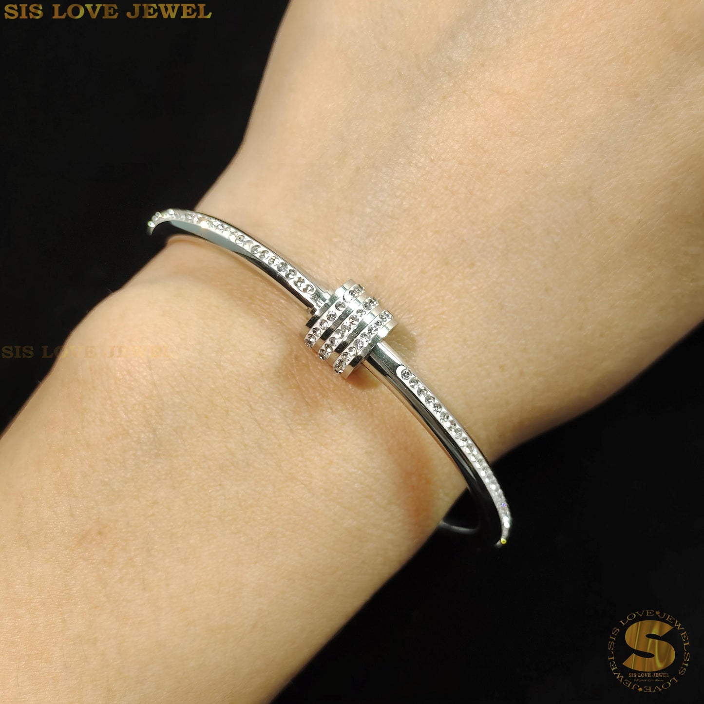 Silver Color Shiny Oval Bangle H090