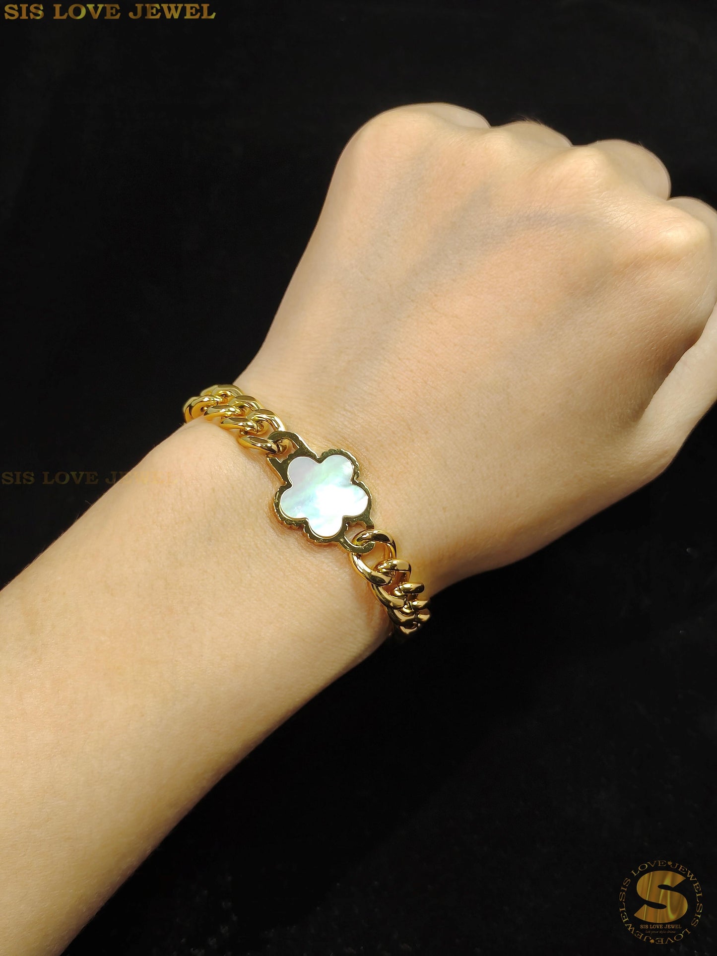 White Shell Flower Bracelet B134