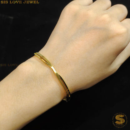 Matte Minimalist Cross Oval Bangle H099